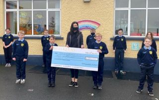 P7 Pupils from Jonesborough PS receive Cash Prize of £250 from Kelly McKeown, Mulkerns SPAR / Eurospar